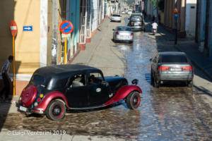 Trinidad - Carro viejo