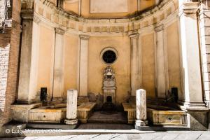 La Fonte della contrada del Leocorno