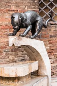 La Fonte della contrada della Pantera