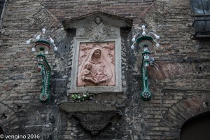 Tabernacolo in Via delle Terme   